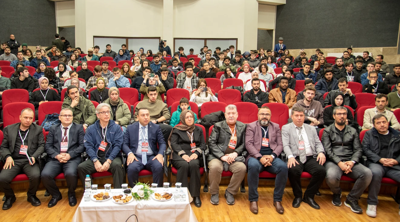 Selçuk Üniversitesinde yazılım ve siber güvenlik anlatıldı